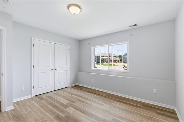 12301 S Burr Oak Circle, Peculiar, MO 64078