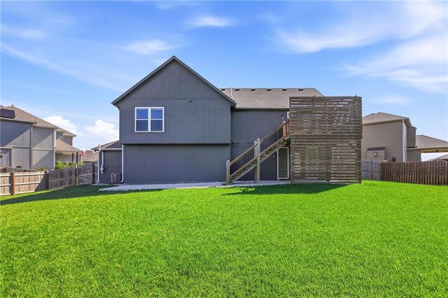 12301 S Burr Oak Circle, Peculiar, MO 64078