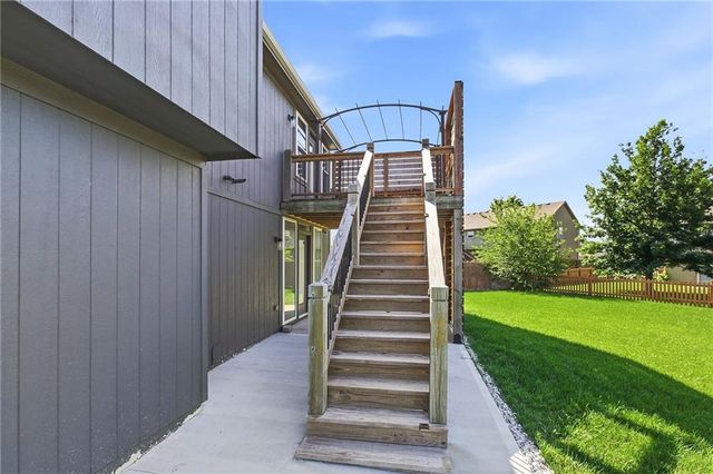 12301 S Burr Oak Circle, Peculiar, MO 64078