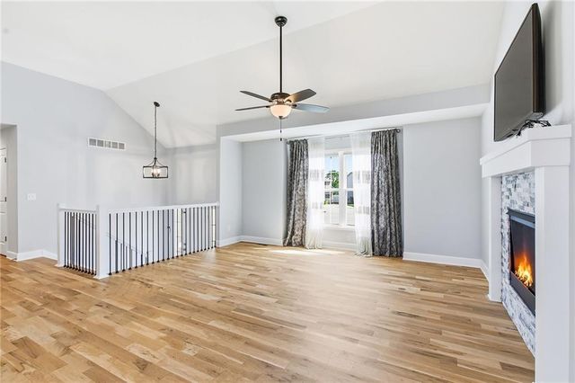 12301 S Burr Oak Circle, Peculiar, MO 64078