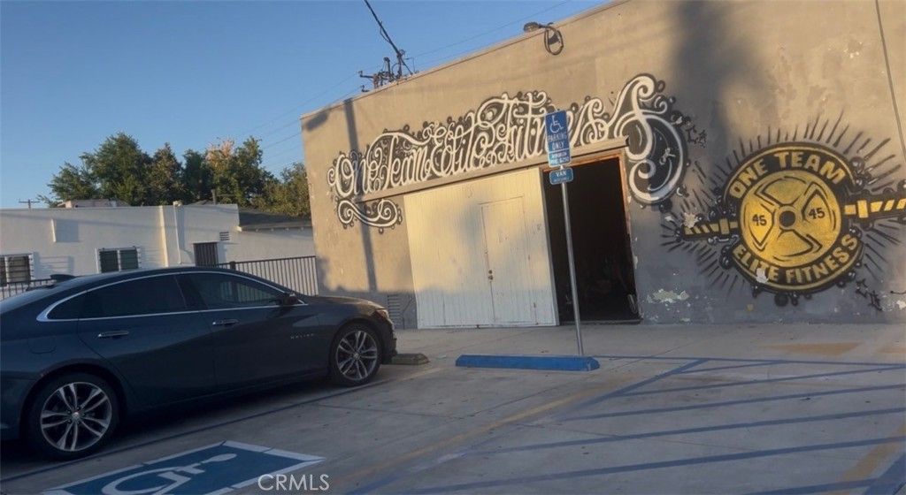 18509 Valerio, Reseda, CA 91335 — photo 3