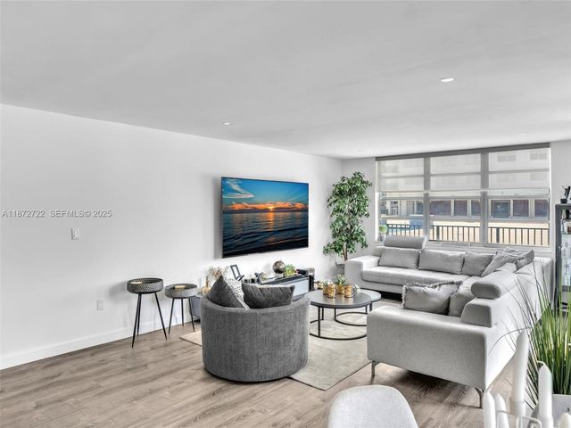2780 NE 183rd Street 302, Aventura, FL 33160