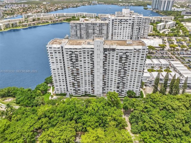 2780 NE 183rd Street 302, Aventura, FL 33160