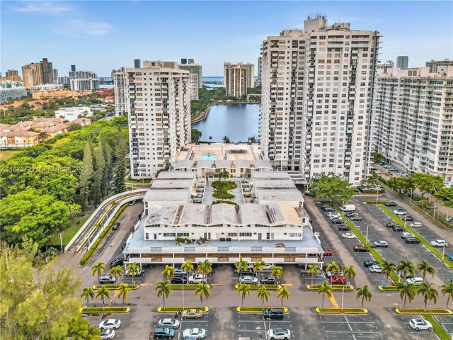 2780 NE 183rd Street 302, Aventura, FL 33160