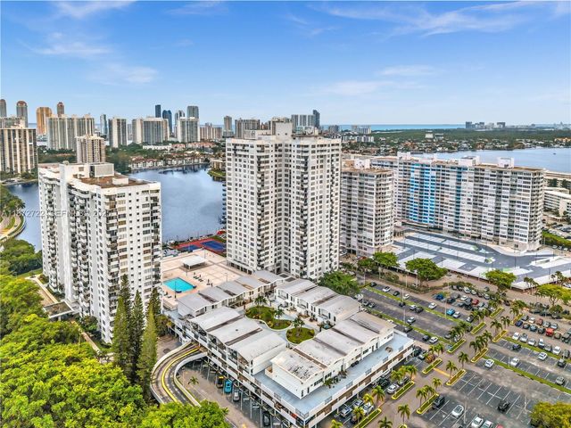 2780 NE 183rd Street 302, Aventura, FL 33160