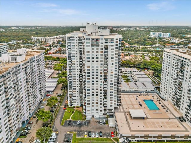 2780 NE 183rd Street 302, Aventura, FL 33160