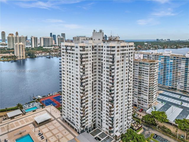 2780 NE 183rd Street 302, Aventura, FL 33160