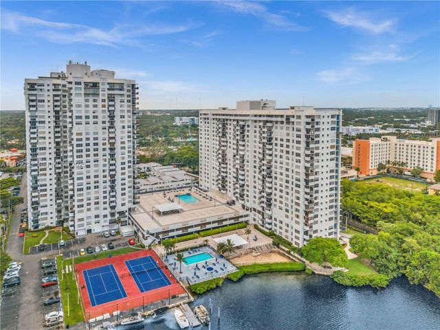 2780 NE 183rd Street 302, Aventura, FL 33160