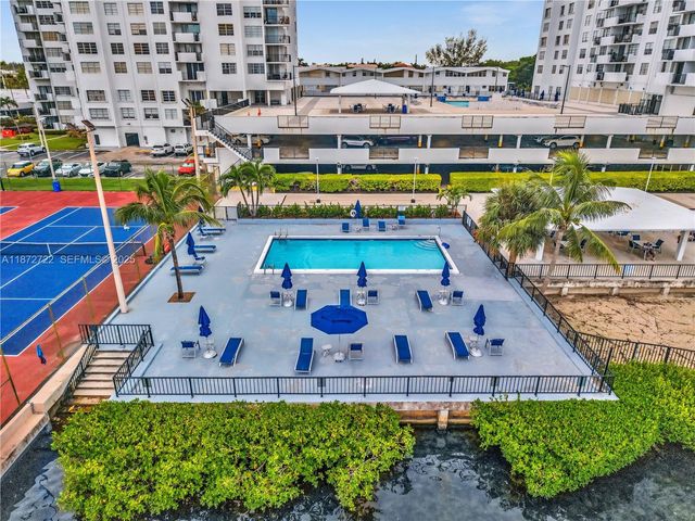2780 NE 183rd Street 302, Aventura, FL 33160