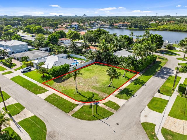 701 Sandpiper Way, North Palm Beach, FL 33408