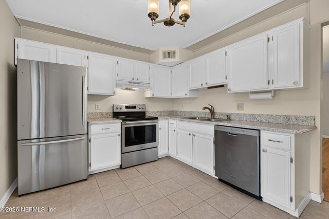3313 W DONZI Way, Jacksonville, FL 32223