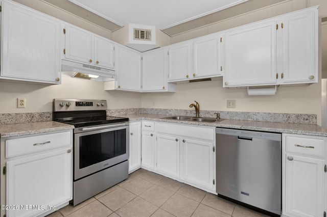 3313 W DONZI Way, Jacksonville, FL 32223