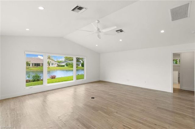 2178 Pine Woods CIR 25, Naples, FL 34105