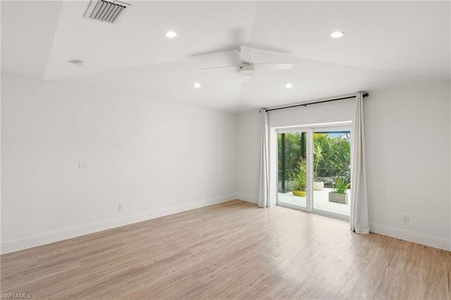 2178 Pine Woods CIR 25, Naples, FL 34105