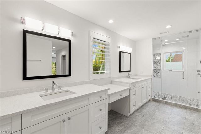 2178 Pine Woods CIR 25, Naples, FL 34105