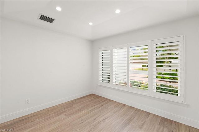 2178 Pine Woods CIR 25, Naples, FL 34105