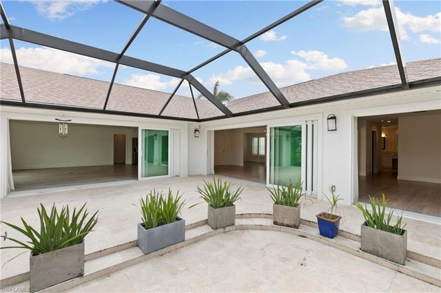 2178 Pine Woods CIR 25, Naples, FL 34105