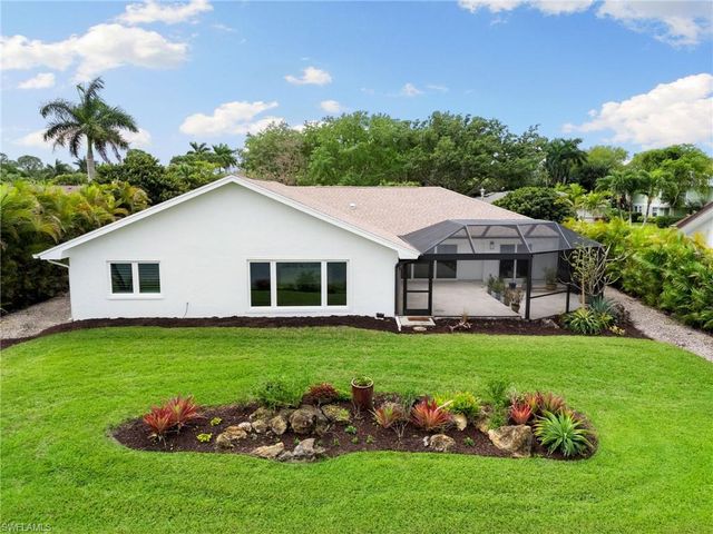 2178 Pine Woods CIR 25, Naples, FL 34105