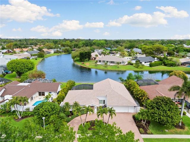 2178 Pine Woods CIR 25, Naples, FL 34105