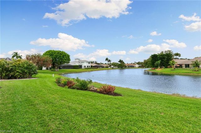 2178 Pine Woods CIR 25, Naples, FL 34105