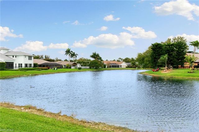 2178 Pine Woods CIR 25, Naples, FL 34105