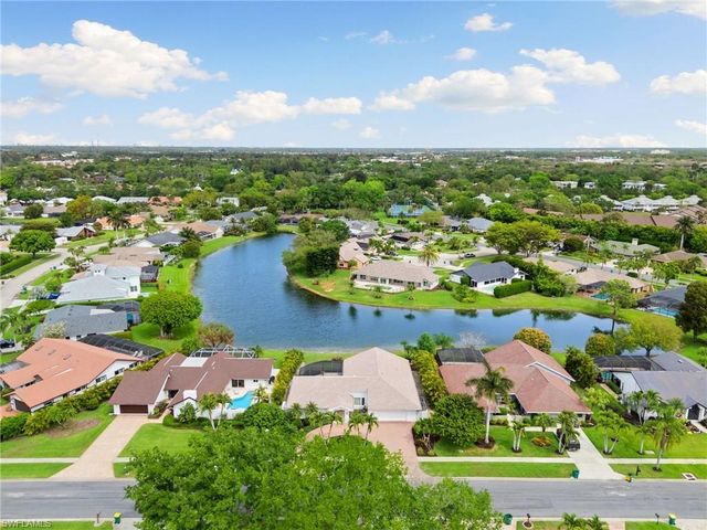 2178 Pine Woods CIR 25, Naples, FL 34105