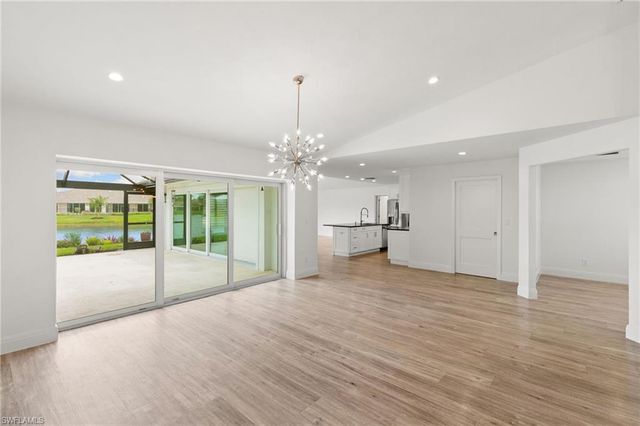 2178 Pine Woods CIR 25, Naples, FL 34105