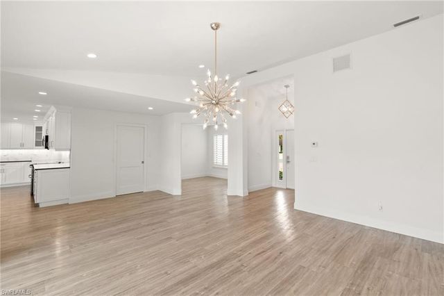 2178 Pine Woods CIR 25, Naples, FL 34105