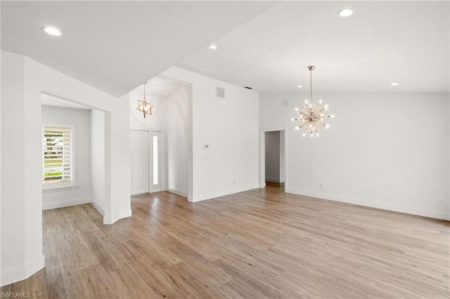 2178 Pine Woods CIR 25, Naples, FL 34105