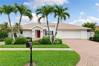 2178 Pine Woods CIR 25, Naples, FL 34105