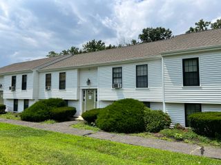 61 Aspetuck Village 61, New Milford, CT 06776
