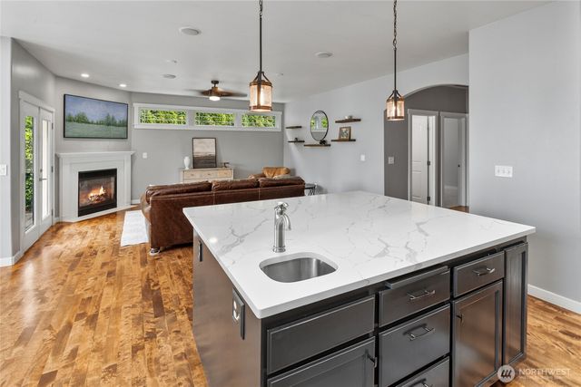 418 20th Street NW, Puyallup, WA 98371