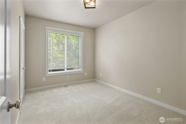 418 20th Street NW, Puyallup, WA 98371