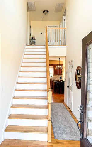 6 Wellington Place, Highland, NY 12528