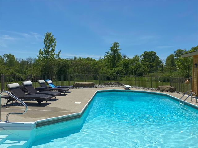 6 Wellington Place, Highland, NY 12528
