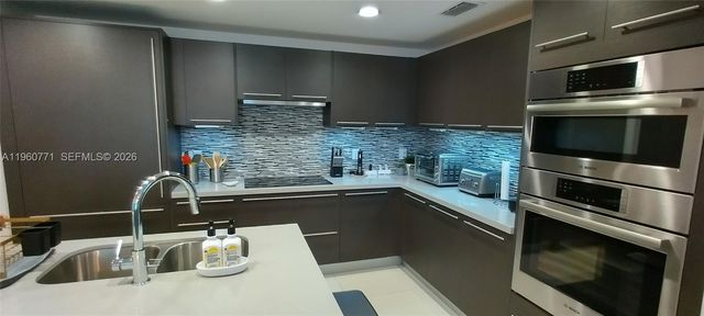 7661 NW 107th Ave 501, Doral, FL 33178