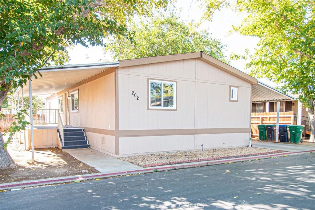 3524 E Avenue R 202, Palmdale, CA 93550