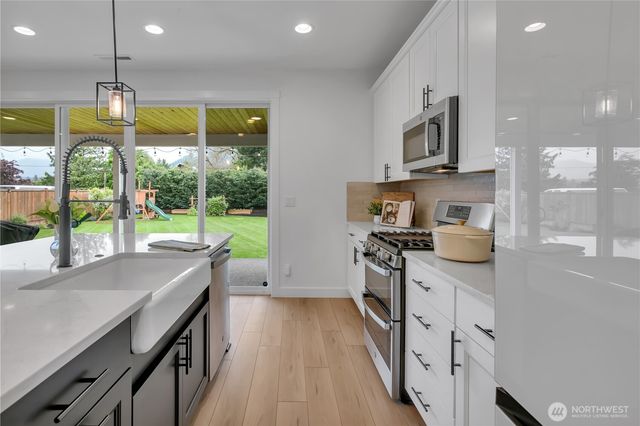 164 Hogan Drive, Enumclaw, WA 98022