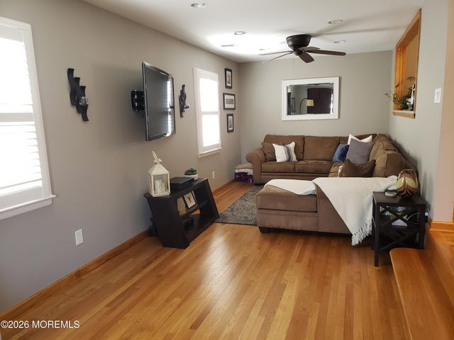 9 Winthrop Place, Hazlet, NJ 07730