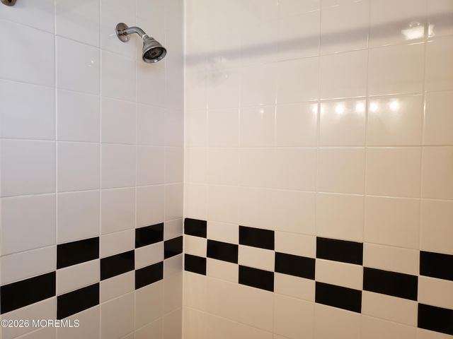 9 Winthrop Place, Hazlet, NJ 07730