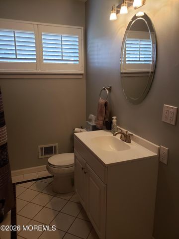 9 Winthrop Place, Hazlet, NJ 07730