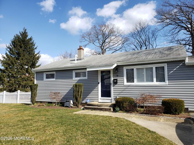 9 Winthrop Place, Hazlet, NJ 07730