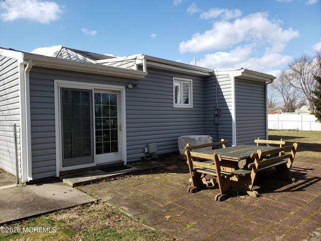 9 Winthrop Place, Hazlet, NJ 07730