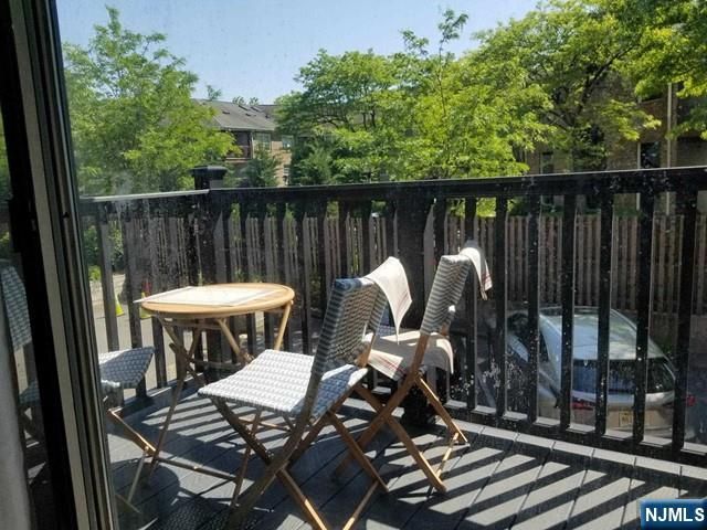 570 North Avenue F, Fort Lee, NJ 07024