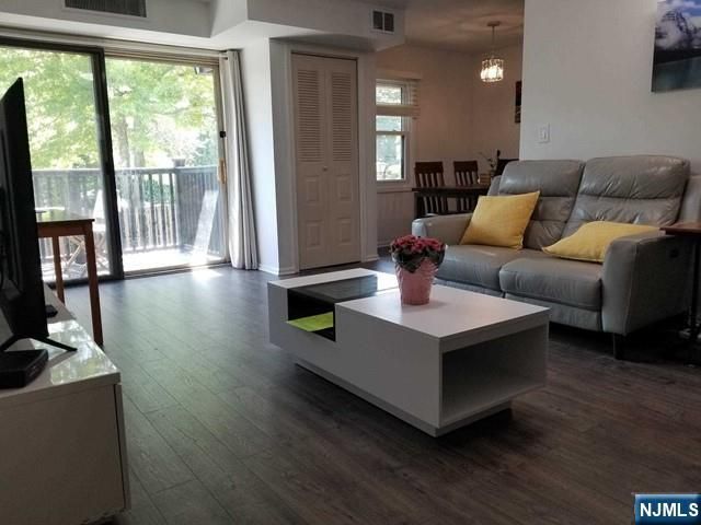 570 North Avenue F, Fort Lee, NJ 07024