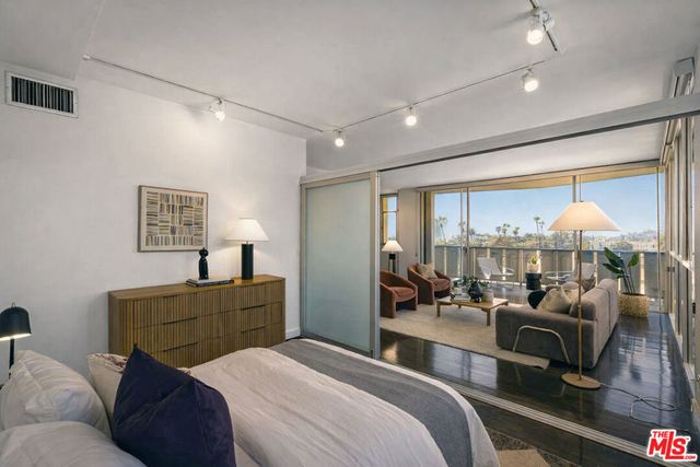 4455 Los Feliz Boulevard 708, Los Angeles, CA 90027