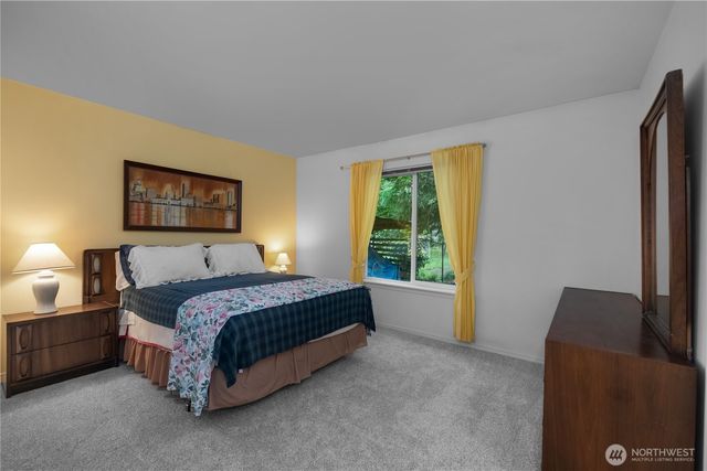 240 E Aycliffe Drive, Shelton, WA 98584