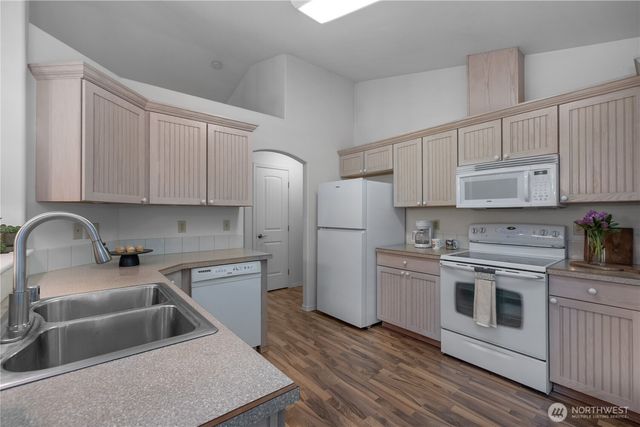240 E Aycliffe Drive, Shelton, WA 98584