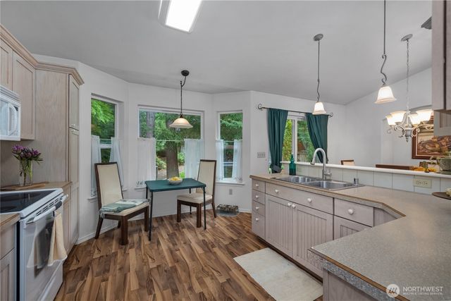 240 E Aycliffe Drive, Shelton, WA 98584