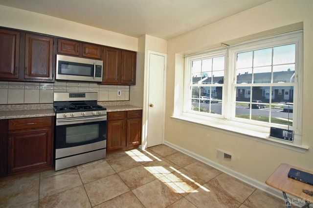 48 Astor Court, Sayreville, NJ 08872